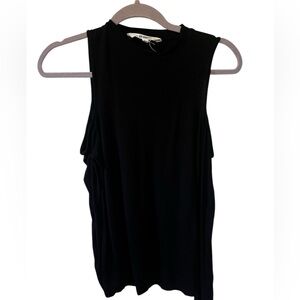 BB Dakota Black Cold Shoulder Top Sz Large